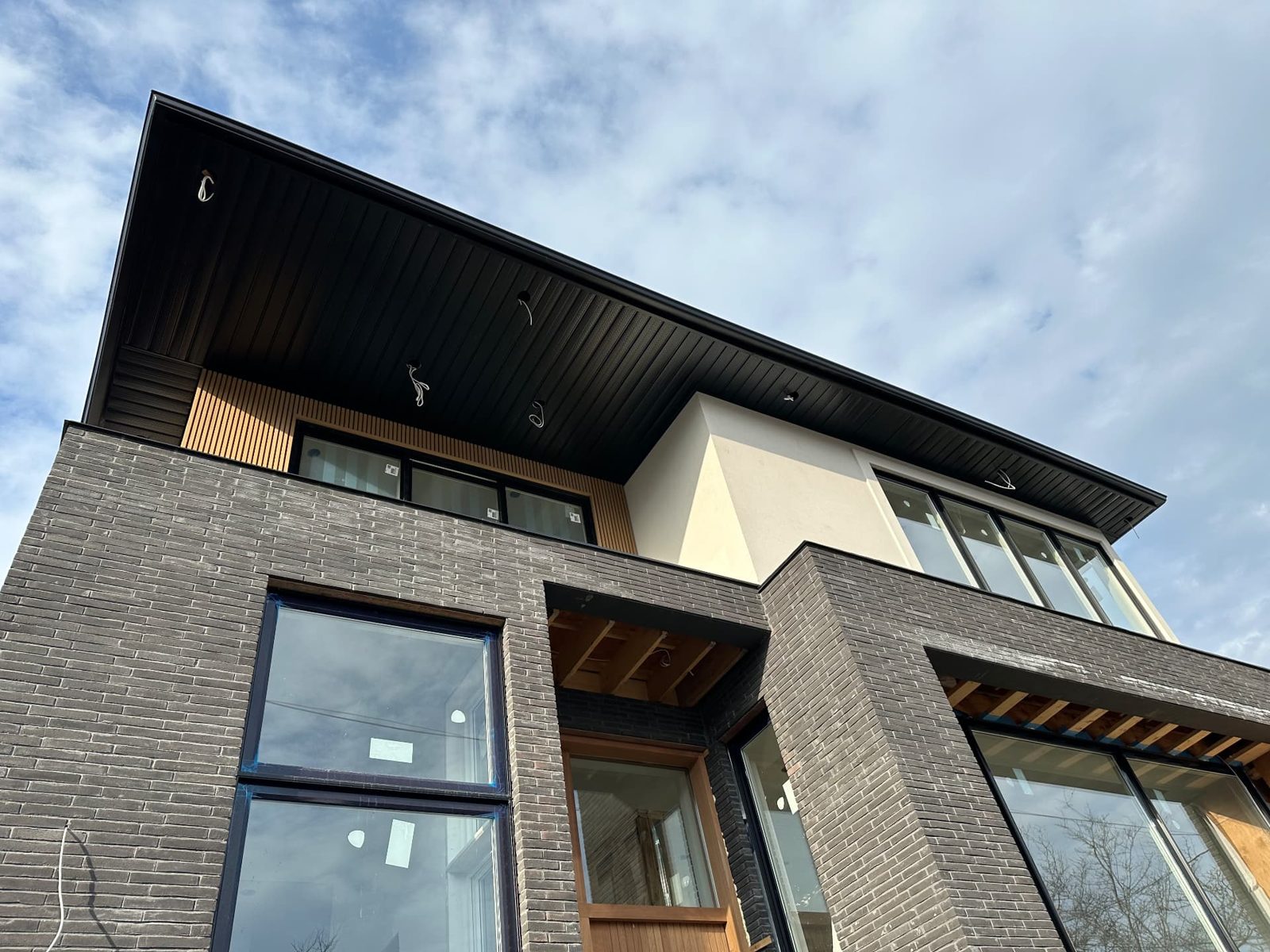 Ribonga exterior project in Ontario