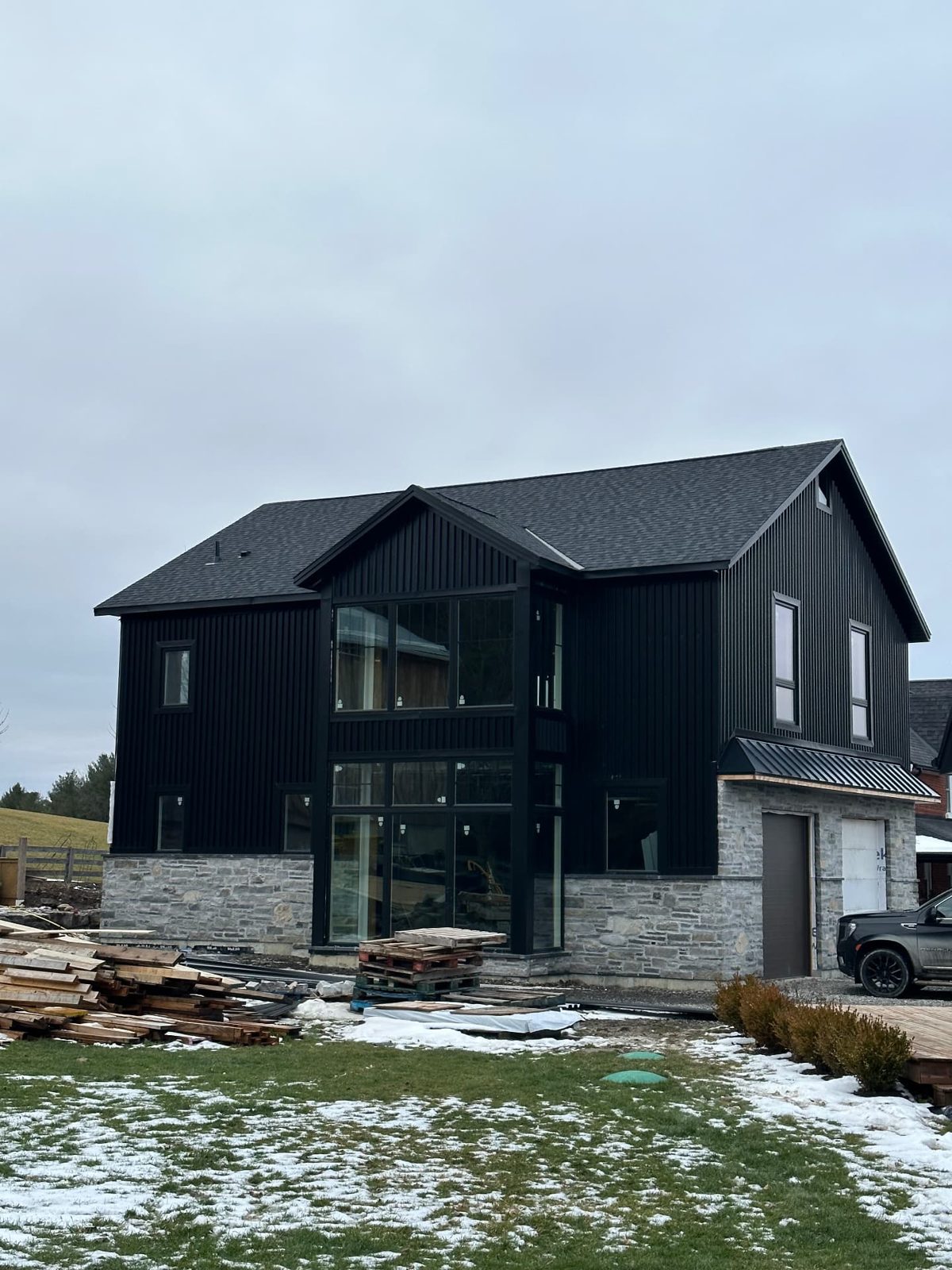 New building fully sided by Ribonga